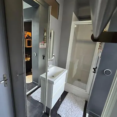 3 Pieces De 41m² سانت ماندي